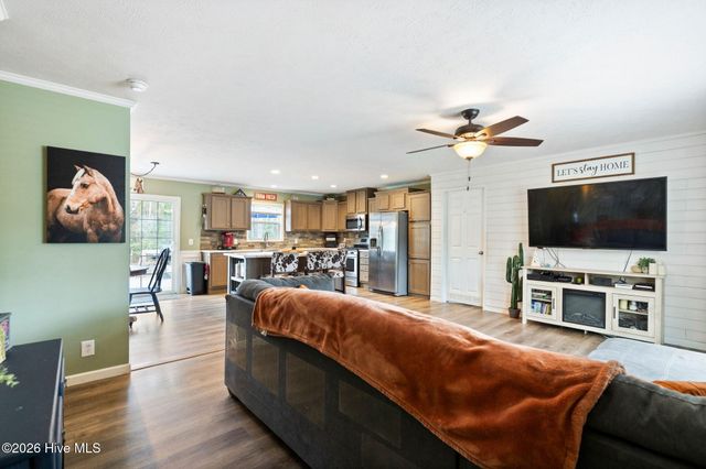 460 Oakey Point Road, Hampstead, NC 28443