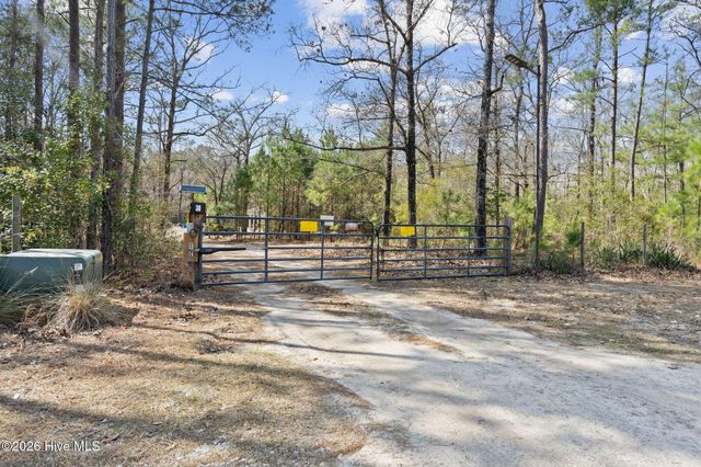 460 Oakey Point Road, Hampstead, NC 28443