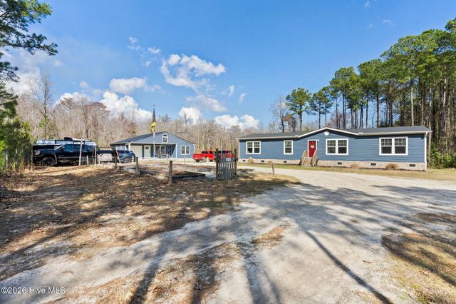 460 Oakey Point Road, Hampstead, NC 28443
