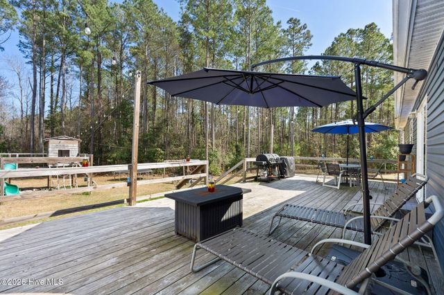 460 Oakey Point Road, Hampstead, NC 28443