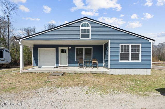 460 Oakey Point Road, Hampstead, NC 28443