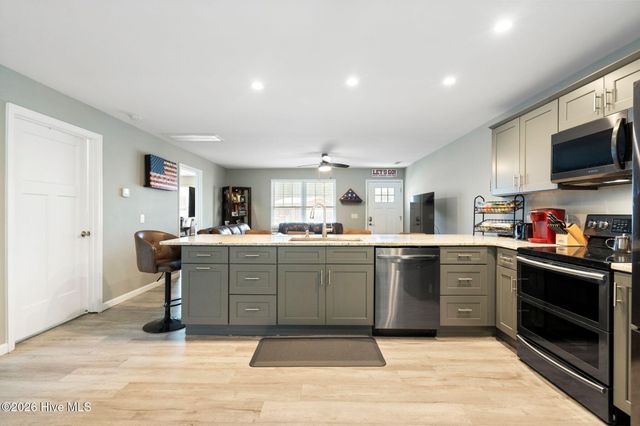 460 Oakey Point Road, Hampstead, NC 28443