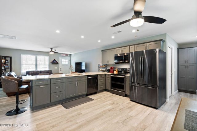 460 Oakey Point Road, Hampstead, NC 28443