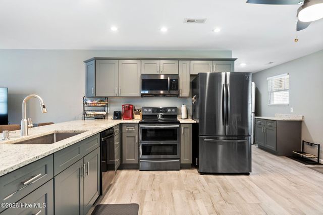 460 Oakey Point Road, Hampstead, NC 28443