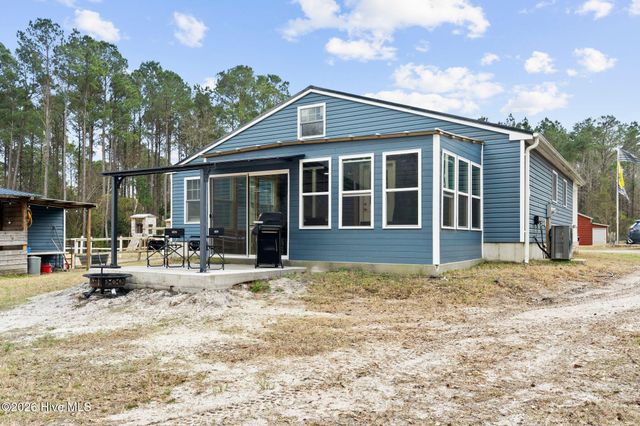 460 Oakey Point Road, Hampstead, NC 28443