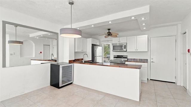 777 JOHN RINGLING BOULEVARD 2, Sarasota, FL 34236