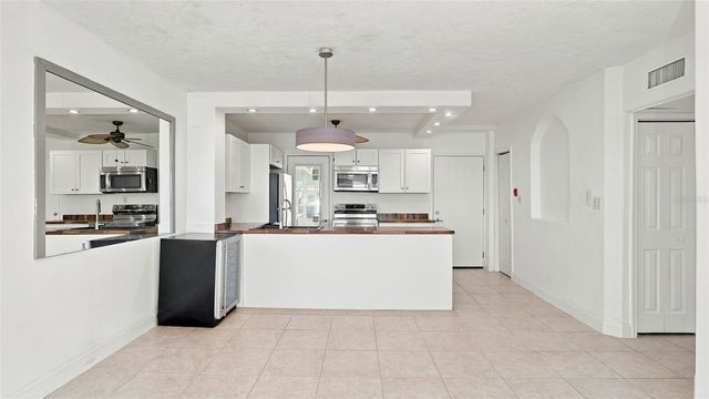 777 JOHN RINGLING BOULEVARD 2, Sarasota, FL 34236