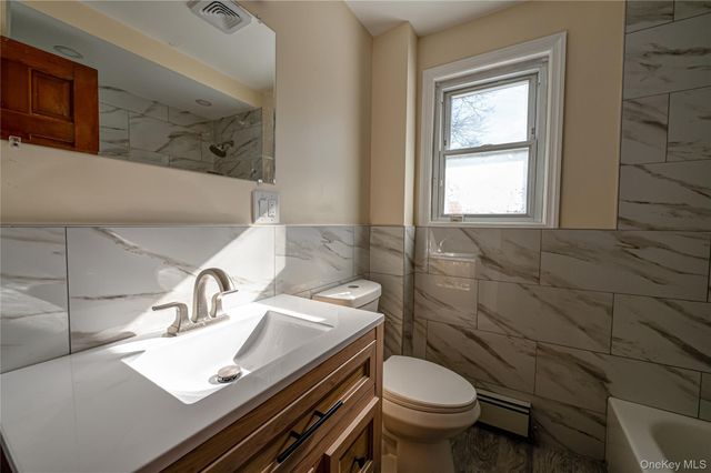 59 Webster Avenue, Ronkonkoma, NY 11779