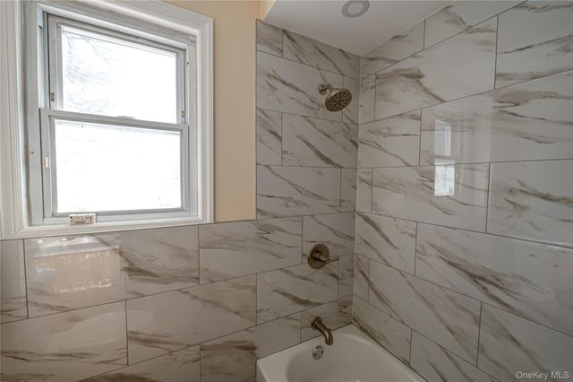 59 Webster Avenue, Ronkonkoma, NY 11779