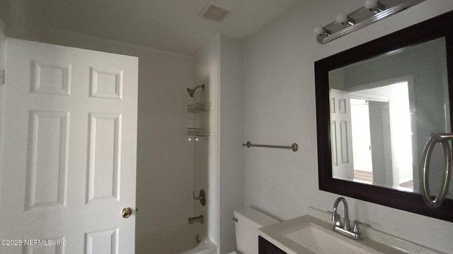 1655 THE GREENS Way 2211, Jacksonville Beach, FL 32250