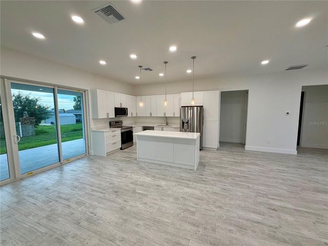 571 MIMOSA AVENUE NW, Port Charlotte, FL 33952