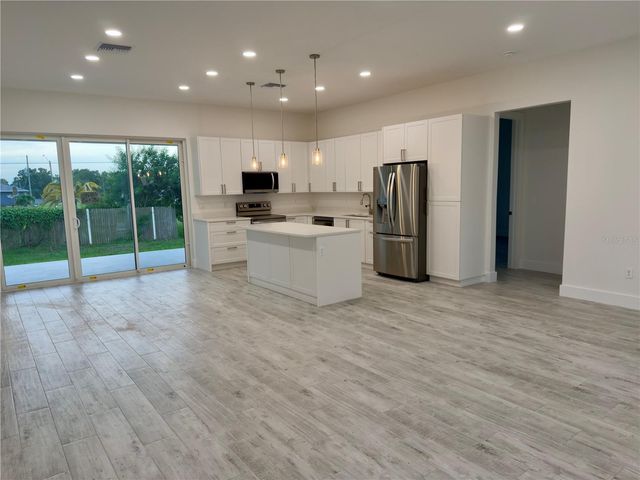 571 MIMOSA AVENUE NW, Port Charlotte, FL 33952