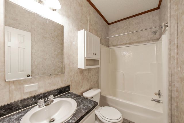 133 Honeysuckle Dr, Thibodaux, LA 70301