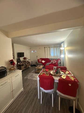 50 Commonwealth Ave Left, Worcester, MA 01604