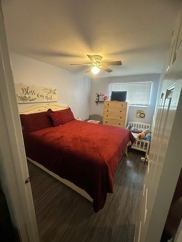 50 Commonwealth Ave Left, Worcester, MA 01604