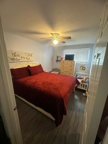 50 Commonwealth Ave Left, Worcester, MA 01604