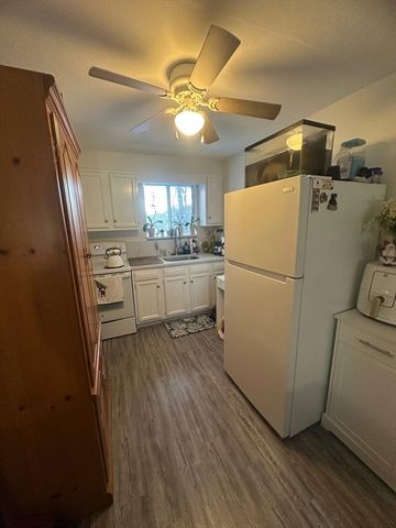 50 Commonwealth Ave Left, Worcester, MA 01604