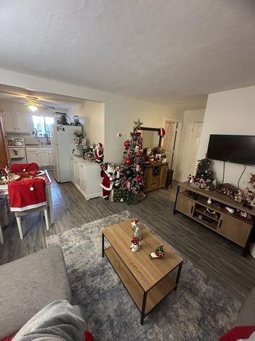 50 Commonwealth Ave Left, Worcester, MA 01604