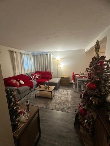 50 Commonwealth Ave Left, Worcester, MA 01604