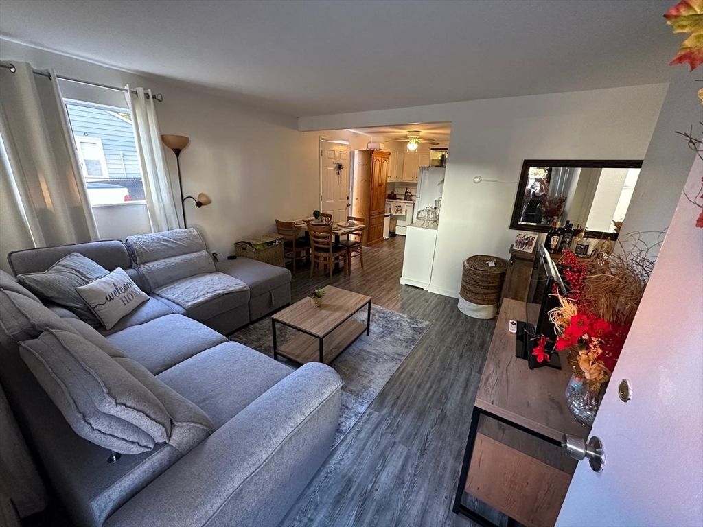 50 Commonwealth Ave Left, Worcester, MA 01604