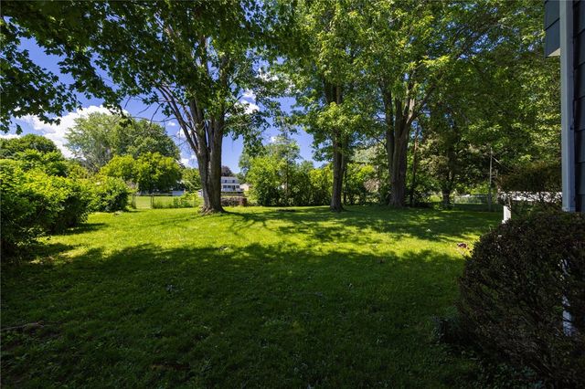1555 Trefoil Court, Walworth, NY 14568