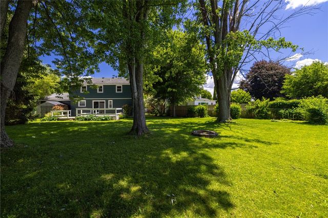 1555 Trefoil Court, Walworth, NY 14568