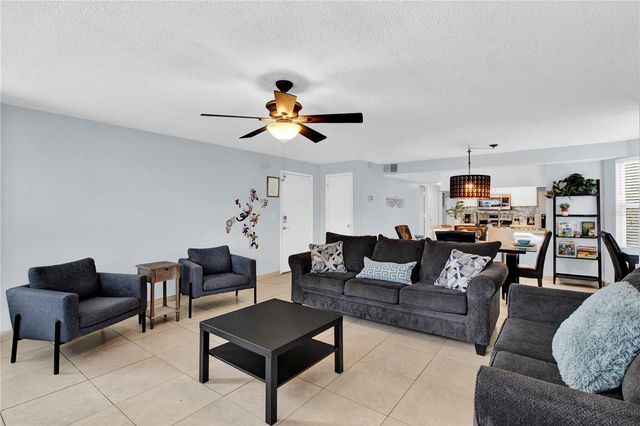 2739 N POINCIANA BOULEVARD 83, Kissimmee, FL 34746