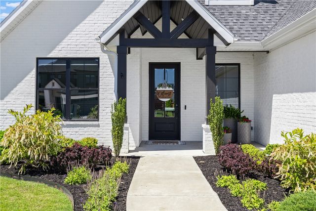 4304 S 87th Street, Bentonville, AR 72713