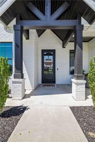 4304 S 87th Street, Bentonville, AR 72713