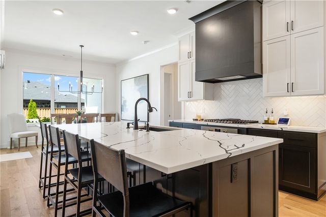 4304 S 87th Street, Bentonville, AR 72713