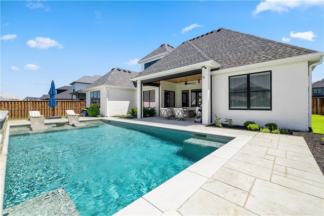 4304 S 87th Street, Bentonville, AR 72713