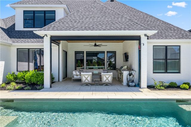 4304 S 87th Street, Bentonville, AR 72713