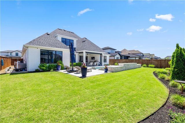 4304 S 87th Street, Bentonville, AR 72713