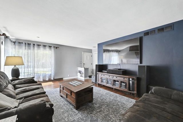 13101 W Fairmount AVENUE, Butler, WI 53007