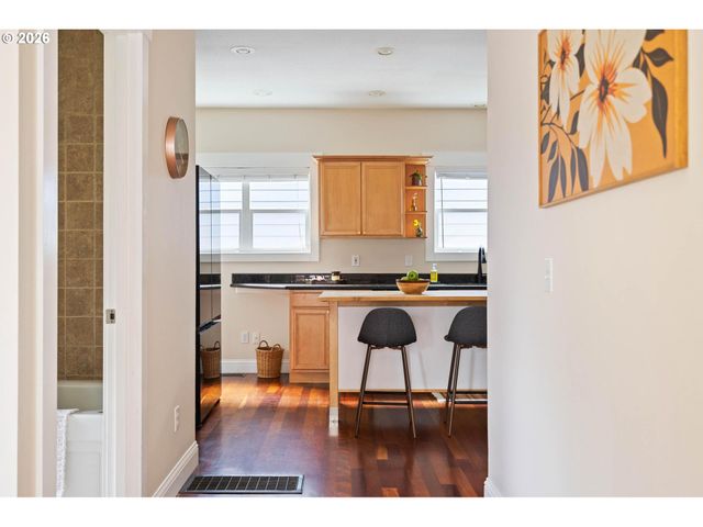 4946 Ne 35TH Pl, Portland, OR 97211