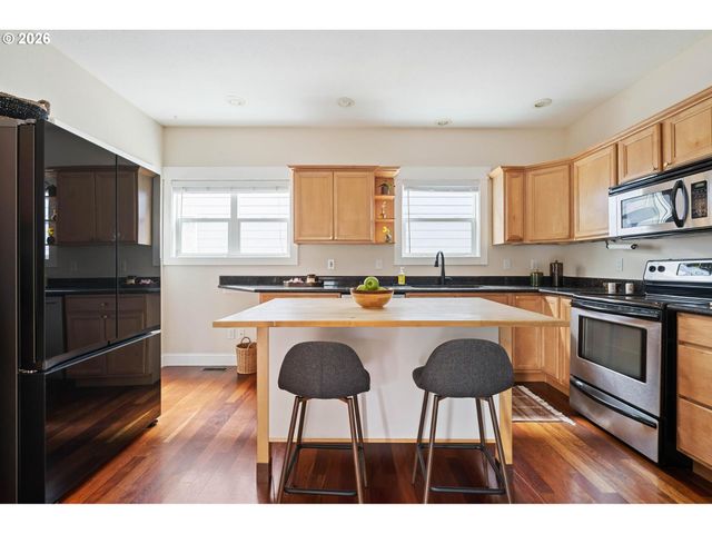 4946 Ne 35TH Pl, Portland, OR 97211