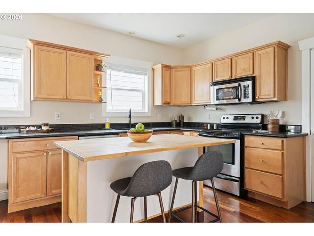 4946 Ne 35TH Pl, Portland, OR 97211