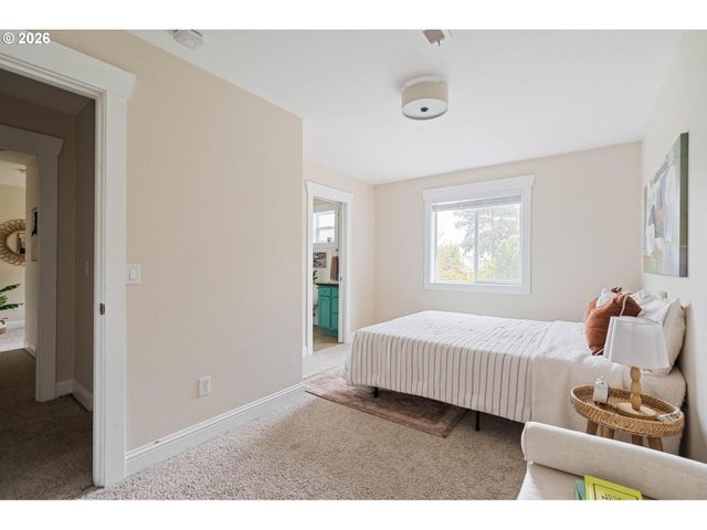 4946 Ne 35TH Pl, Portland, OR 97211