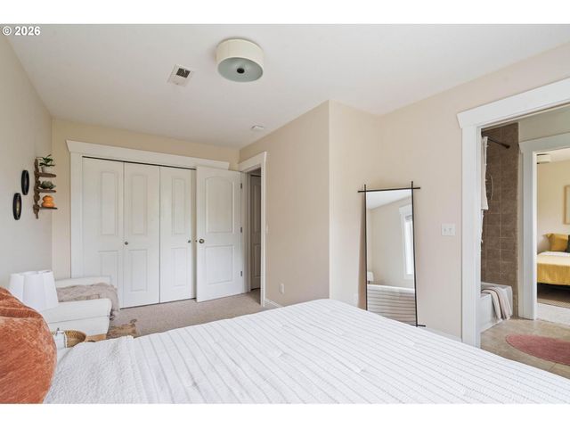 4946 Ne 35TH Pl, Portland, OR 97211