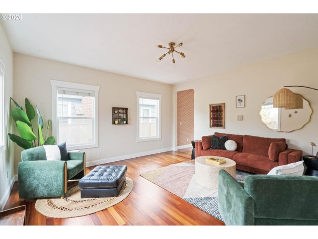 4946 Ne 35TH Pl, Portland, OR 97211