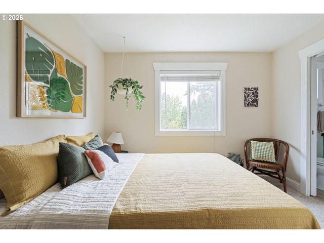 4946 Ne 35TH Pl, Portland, OR 97211