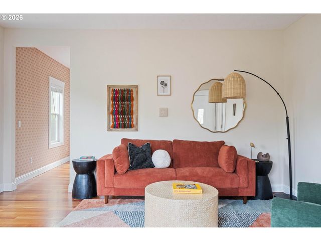 4946 Ne 35TH Pl, Portland, OR 97211