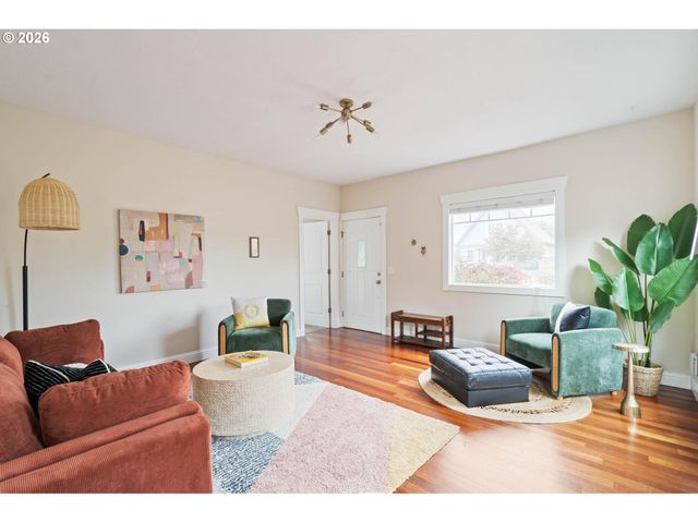 4946 Ne 35TH Pl, Portland, OR 97211
