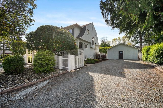 1507 15th Street, Anacortes, WA 98221