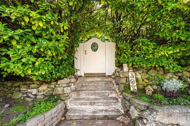 1507 15th Street, Anacortes, WA 98221