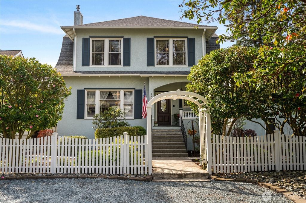 1507 15th Street, Anacortes, WA 98221