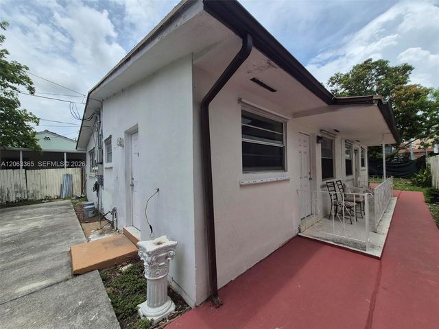1715 SW 4th Street 1717, Miami, FL 33135