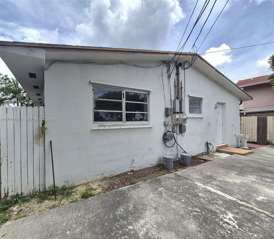 1715 SW 4th Street 1717, Miami, FL 33135