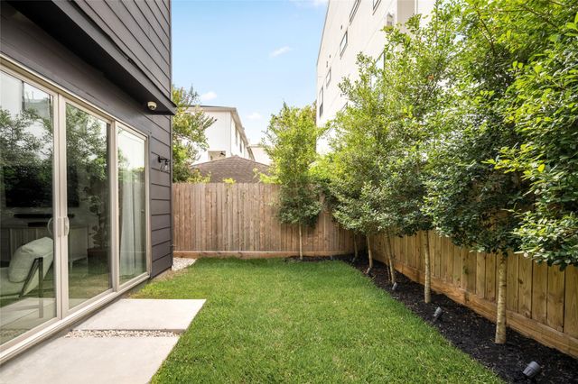 1728 Ridgewood Street, Houston, TX 77006