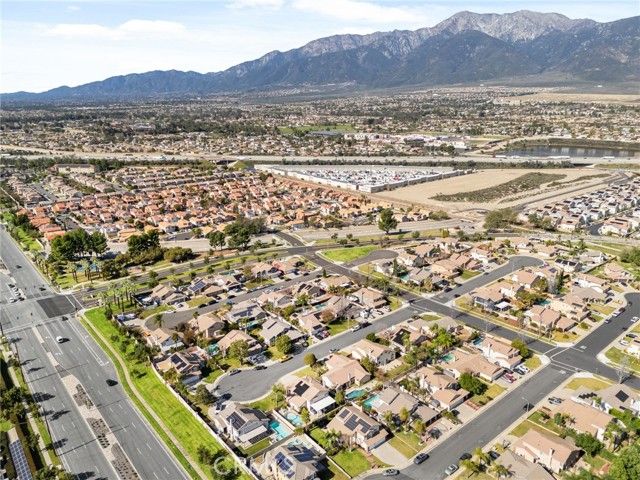 7243 Kittyhawk Street, Fontana, CA 92336